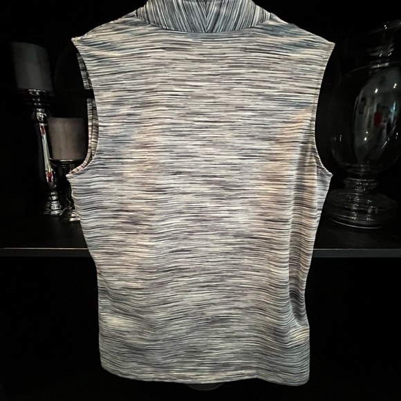 TAIL Sleeveless Shirt Ladies Size Medium Front Crossover Flattering Design - Picture 2 of 3